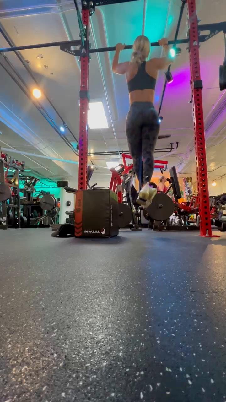Back and hamstring session 🦵💪🏼