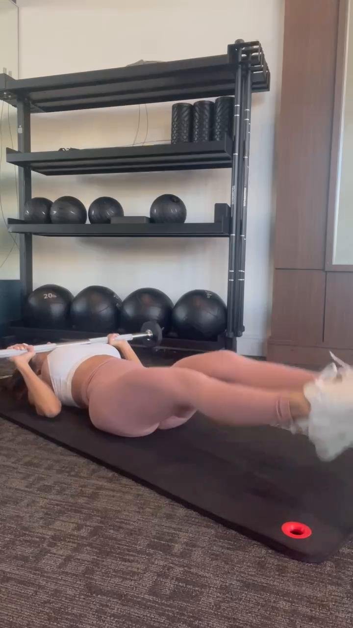 W1 D2: Chests, Triceps, Shoulders, Upper Abs