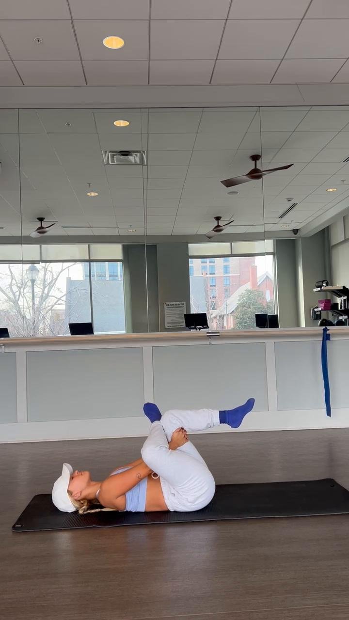 COOL DOWN STRETCH: LOWER BODY