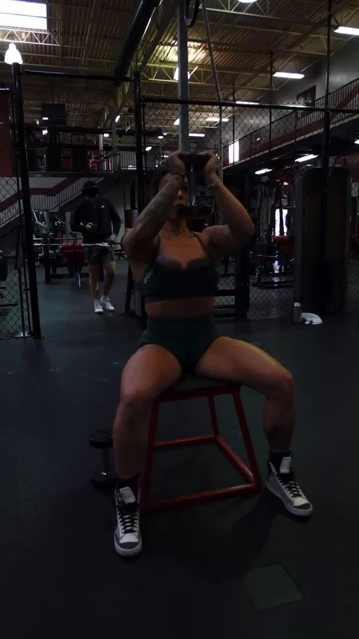 4.7| SHOULDERS