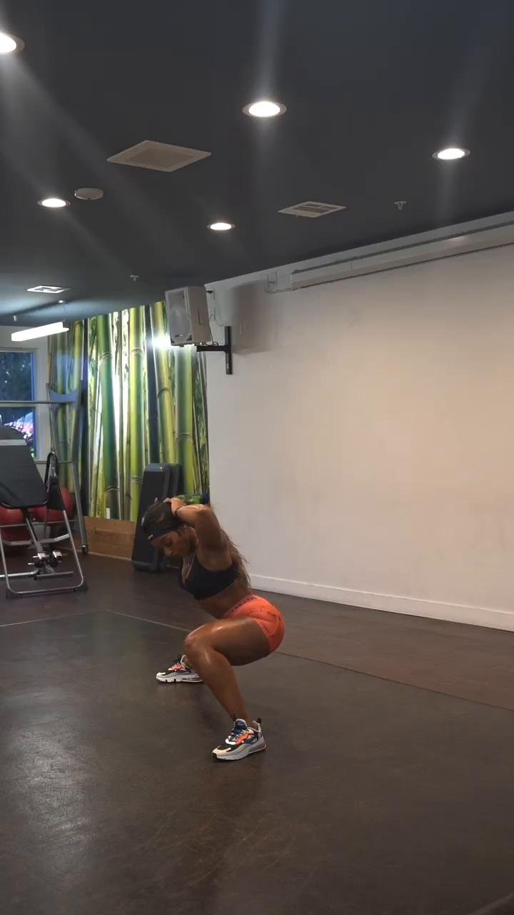 Thick & toned thighs #5 😍