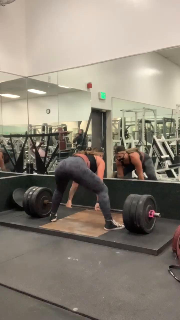 LOWER BODY STRENGTH / SUMO DEADLIFT