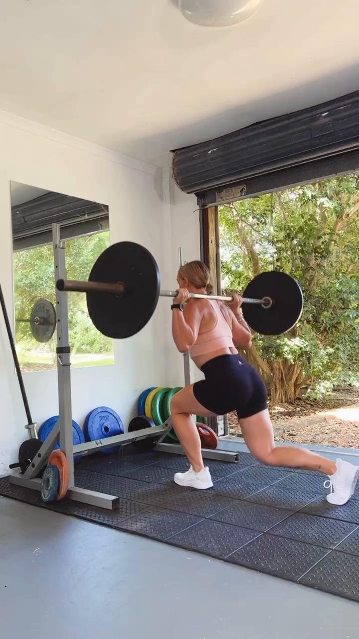 WK1/D5 16/9 - Lower Body