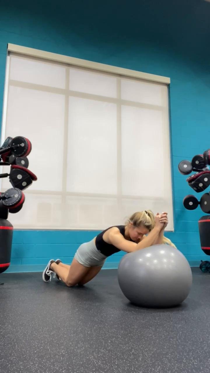 Yoga ball (Handstand prep/core strengthening)