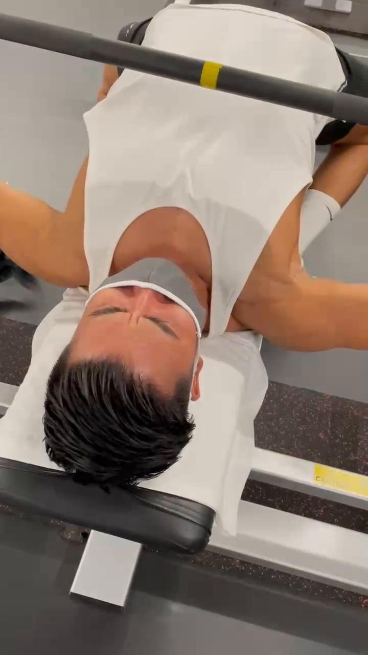 Squeeze Chest workout