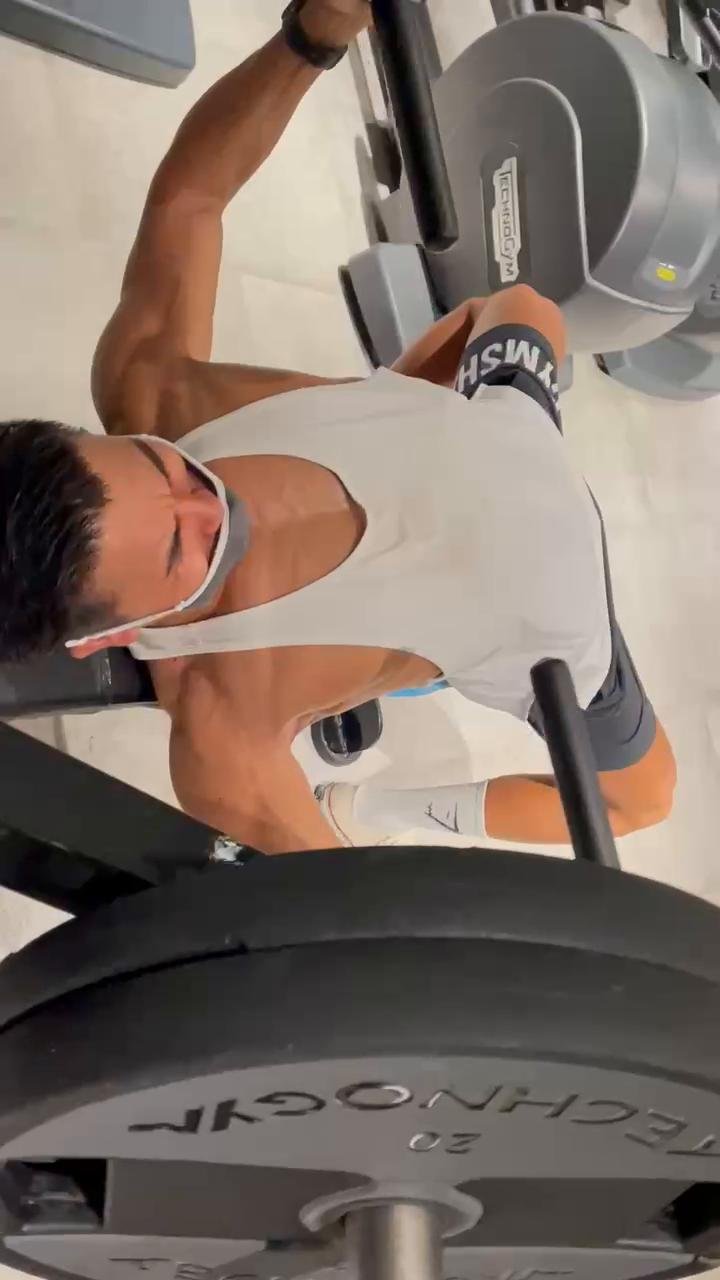 Squeeze Chest workout