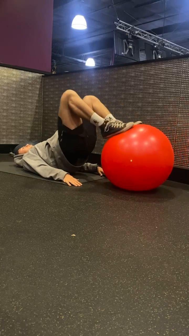 WEEK 1 - DAY 5 (ABS/HAMSTRINGS)