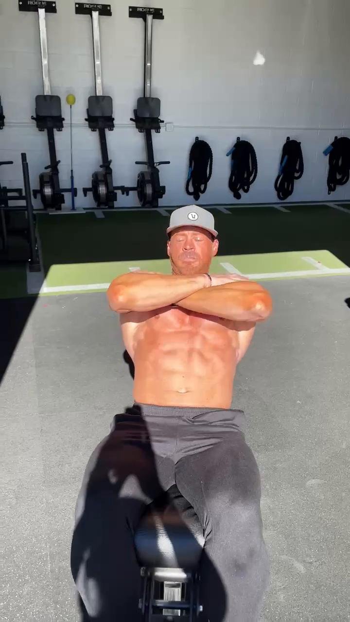 Decline Slow Motion Sit-ups