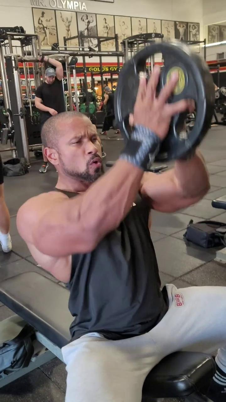UPPER CHEST MASS BUILDER-101