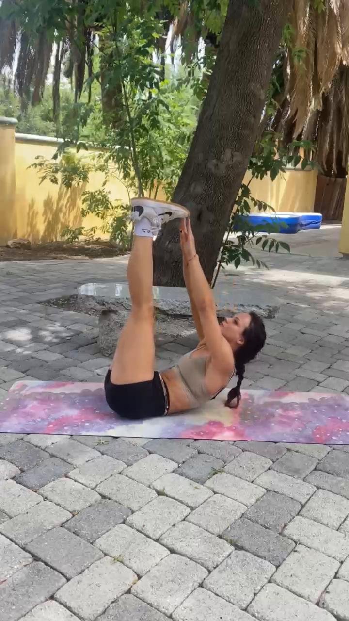 Day 2 - BODYWEIGHT LOWER ABS AND OBLIQUES