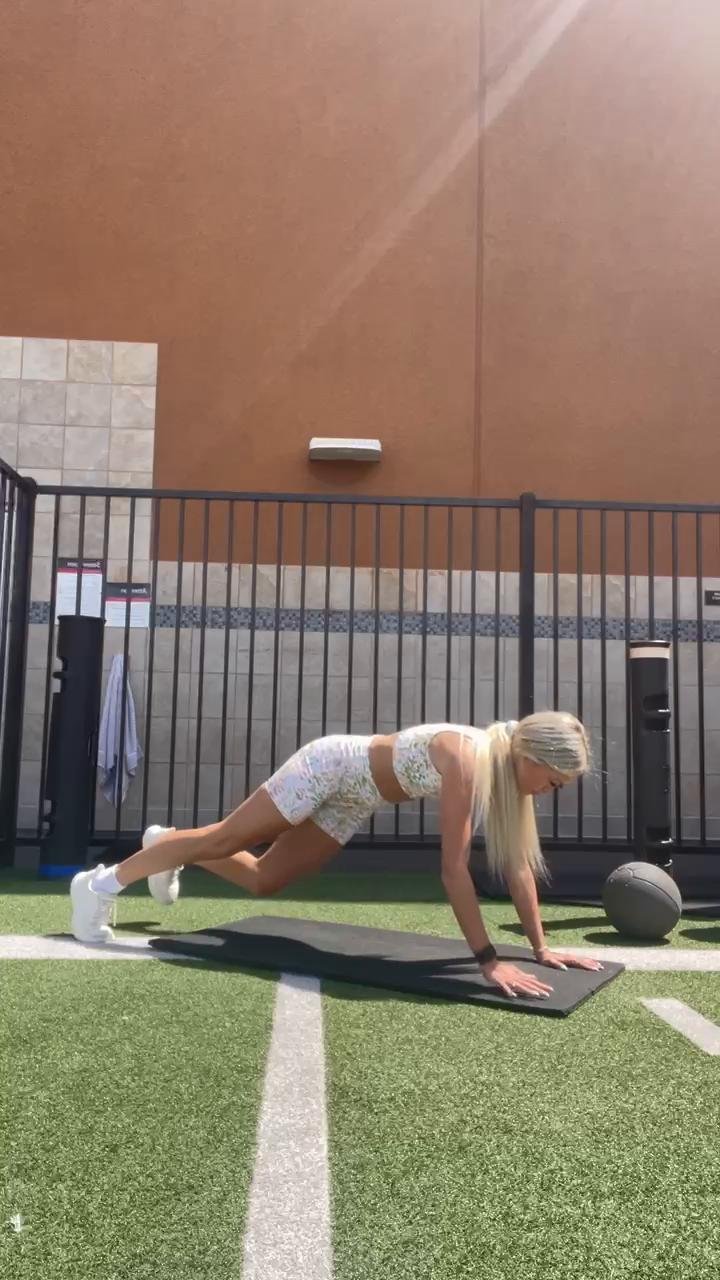 Chest/Triceps/Shoulders (Gym)
