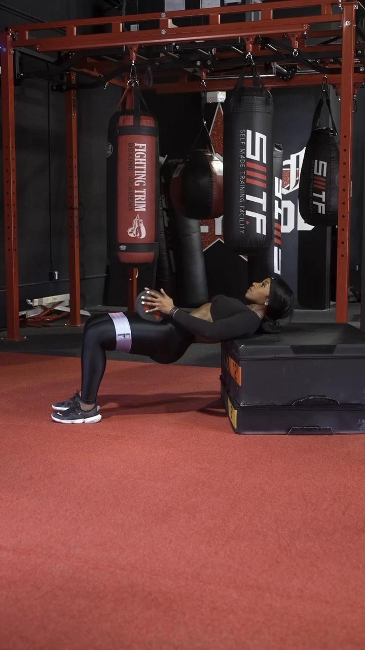 🏠 GLUTES + QUADS + ABS + CARDIO