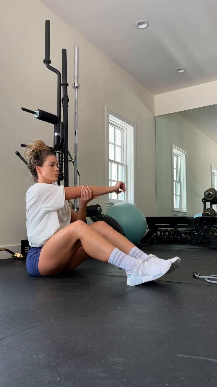 Upper Body Mobility Warm Up & Stretches