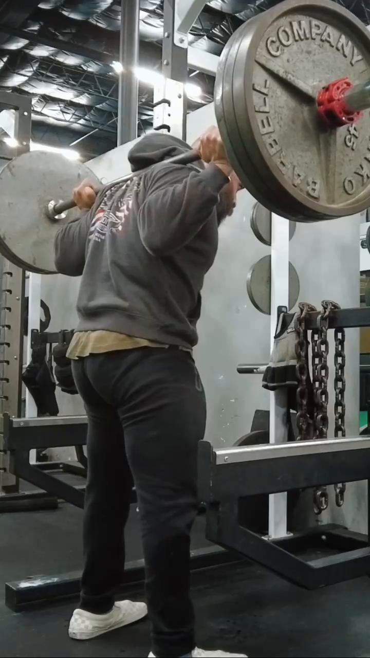 STRONG & POWERFUL
Quads Glutes Hamstrings & core