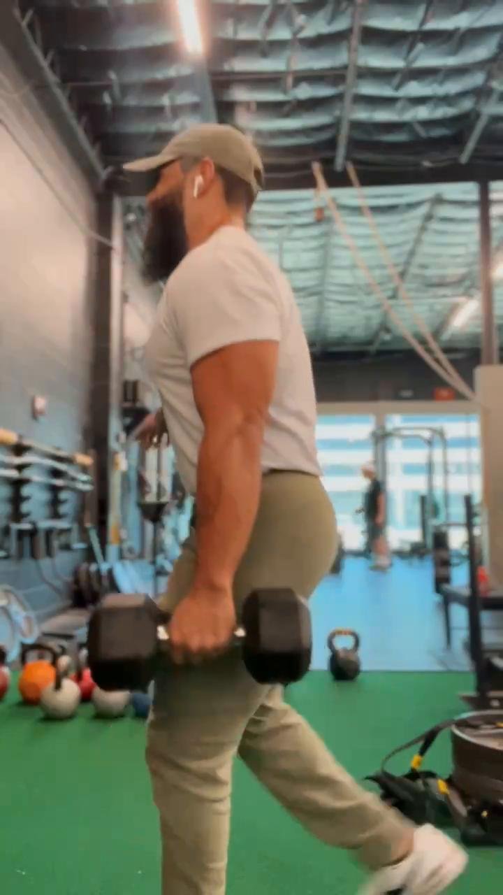 GRAB YOUR ANKLES
Quads and Core