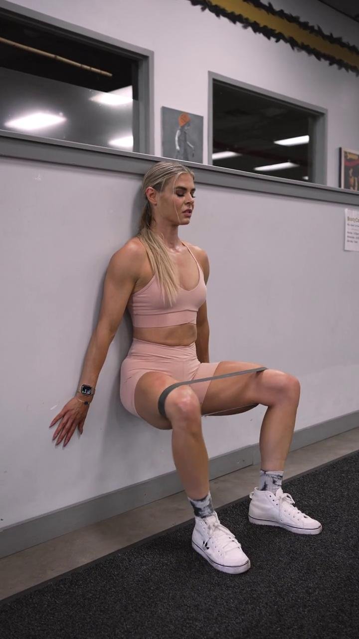 Clean & press, burpees & -v-ups (db or barbell!)