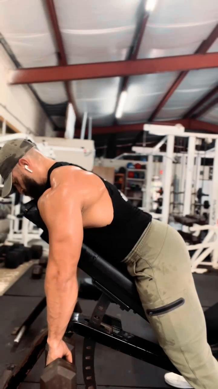 PUSH BACK
Back Bi’s & Core