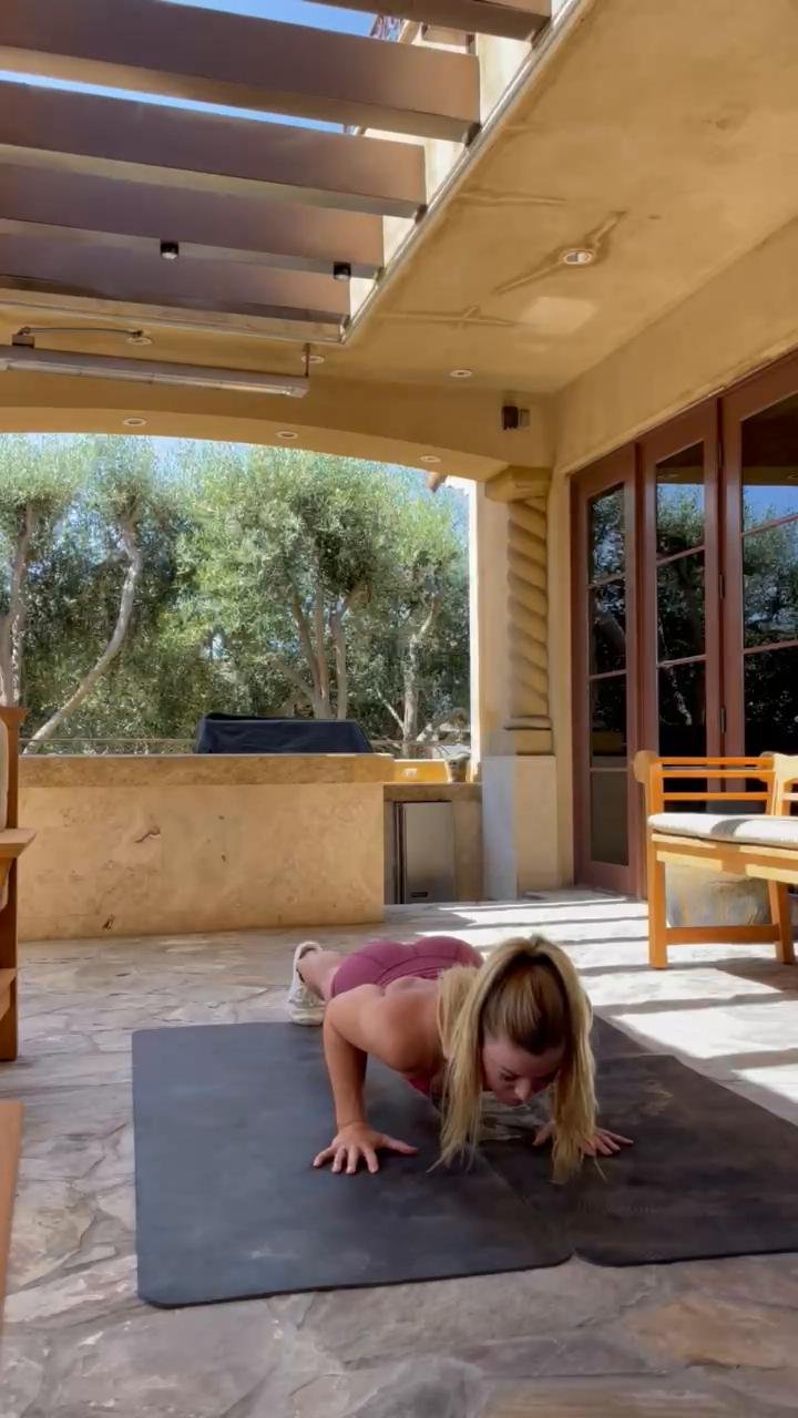 15 min. Push-Up Combo