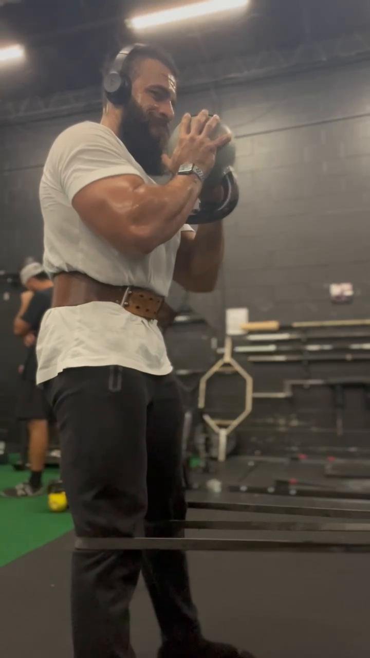 STRONG & POWERFUL
Quads Glutes Hamstrings & core