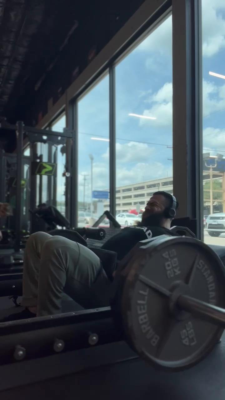 YOU VS YOU
Quad heavy Glutes w/ Core