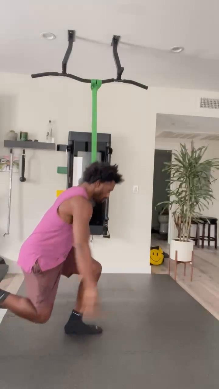 Body weight: Bench + Pull up bar