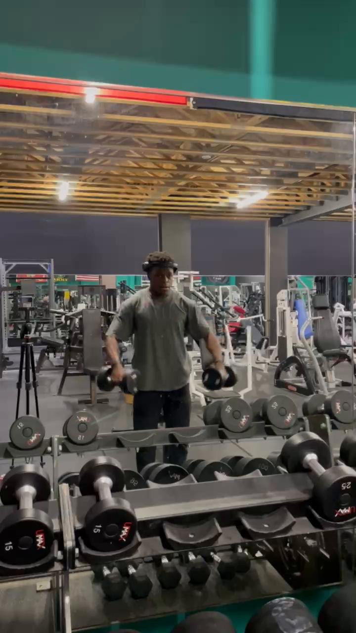 SHOULDER WORKOUT | VOLUME