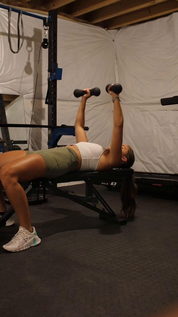 W1/D4- Shoulders, Chest and Triceps