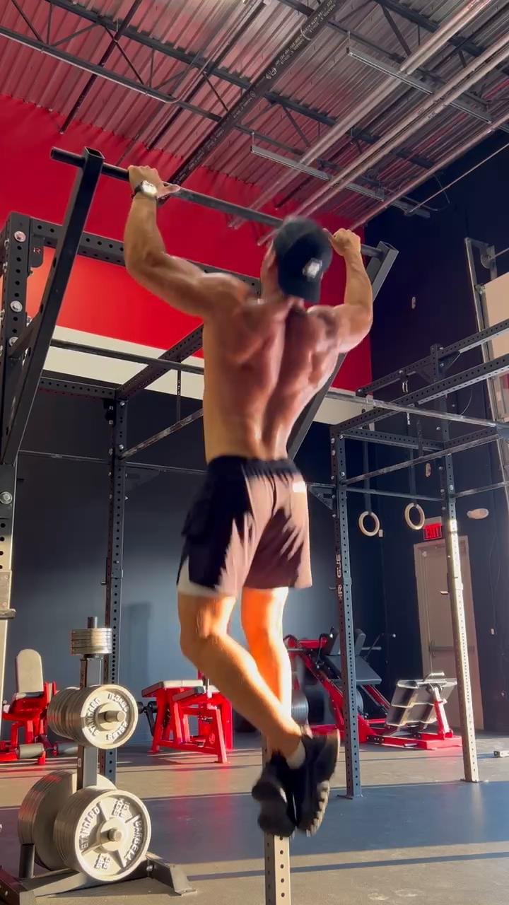 Friday. Chest/Back/Cardio.