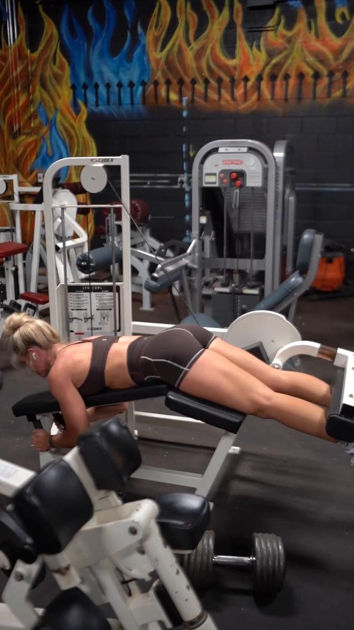 HAMSTRINGS/GLUTES