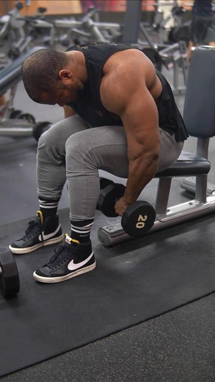 SHOULDERS AND TRAPS-MASS BUILDER 101