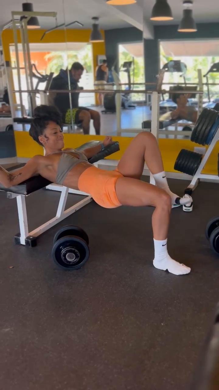 W1/D5: Glutes & shoulder detail