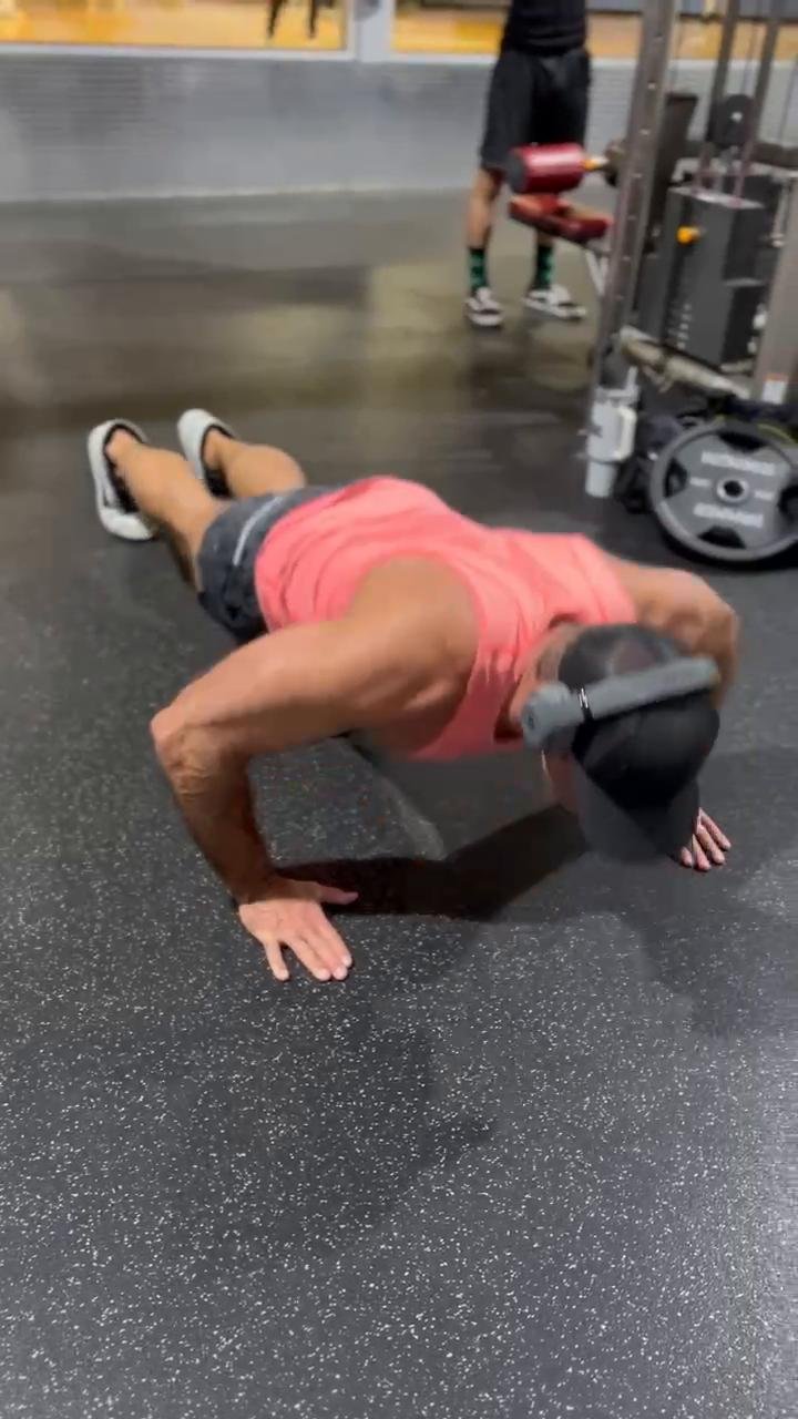 Tuesday
Big Chesties No Resties