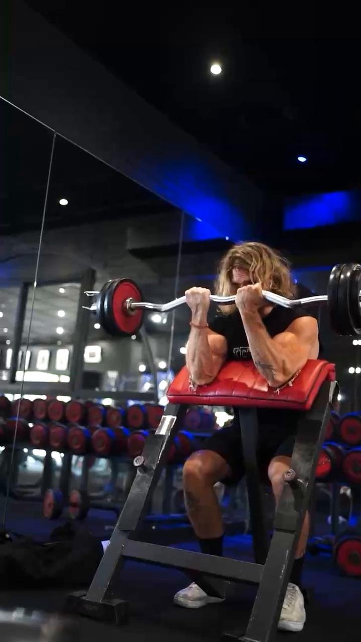 W1 / D4:
Pull (Back & Biceps) + Calves