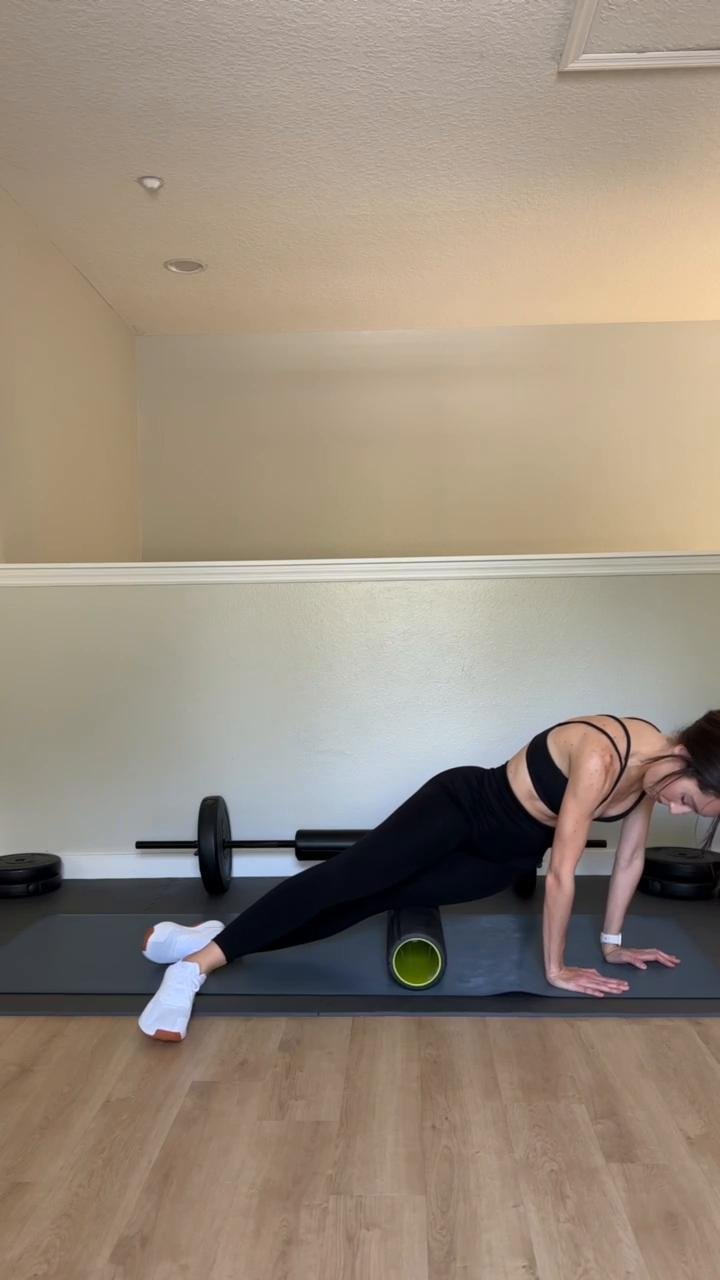 Lower Body Rolling (legs + glutes)