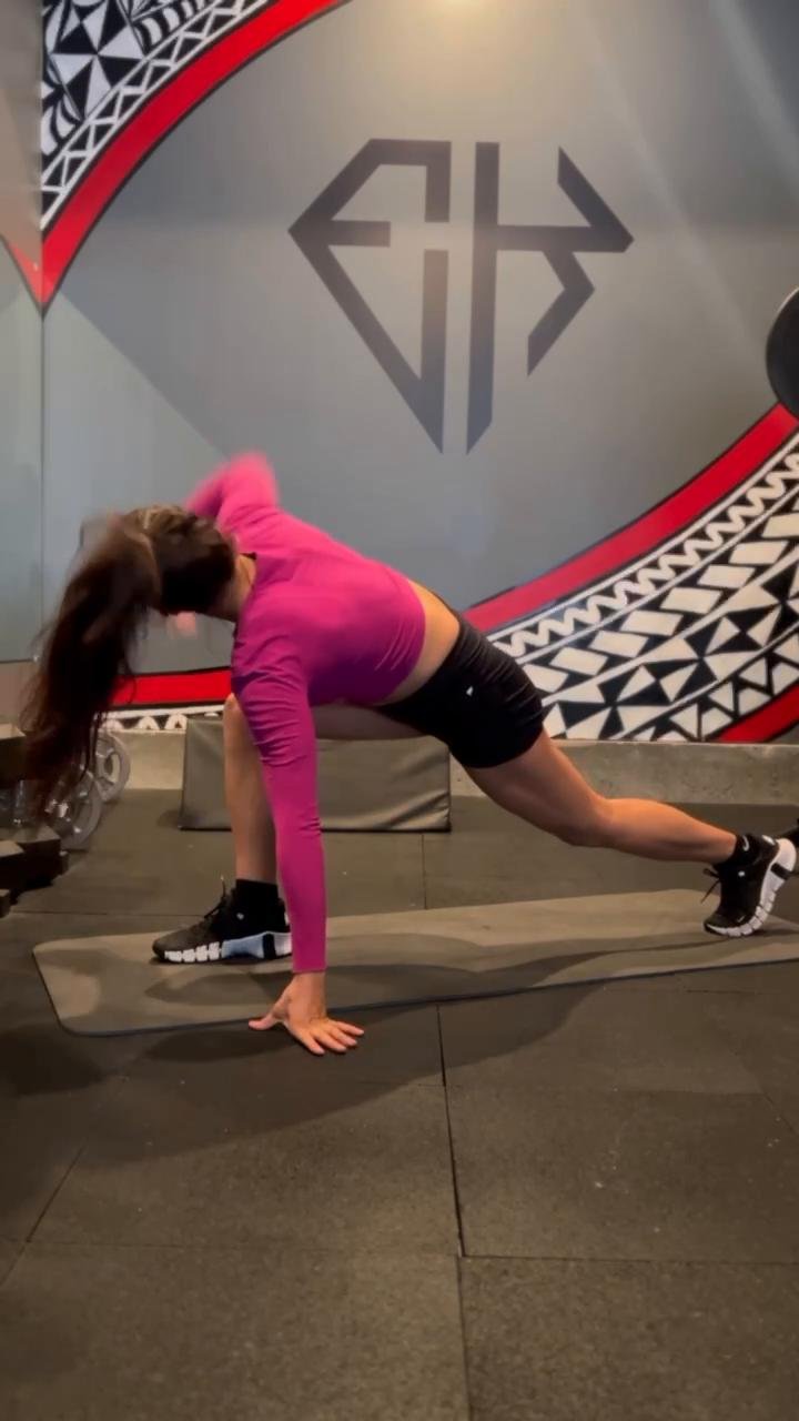 Lower body warm-up (1-2 rounds)