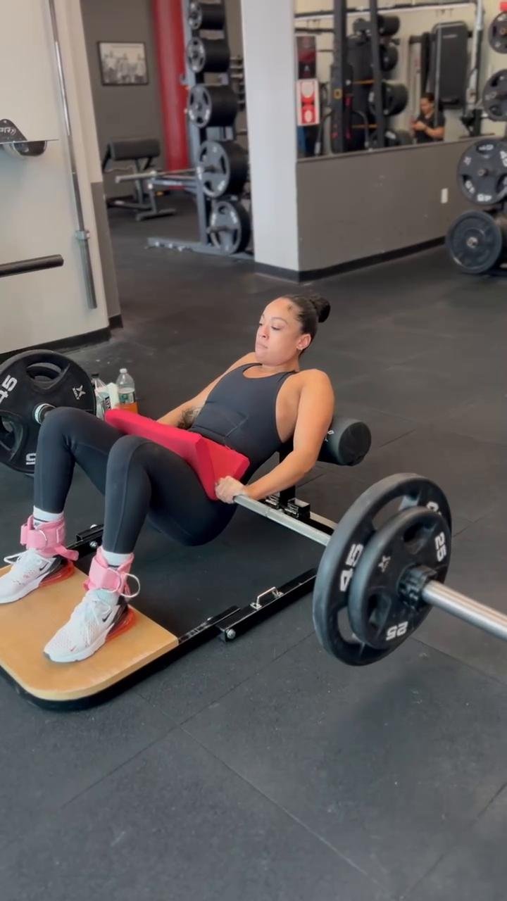 W1/D5: Glutes & shoulder detail
