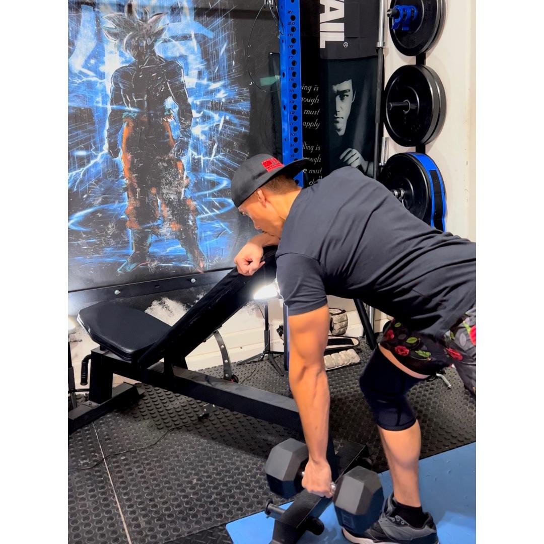 Single arm dumbbell row