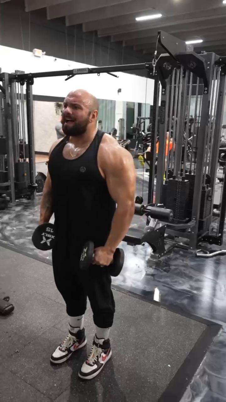 SHOULDERS