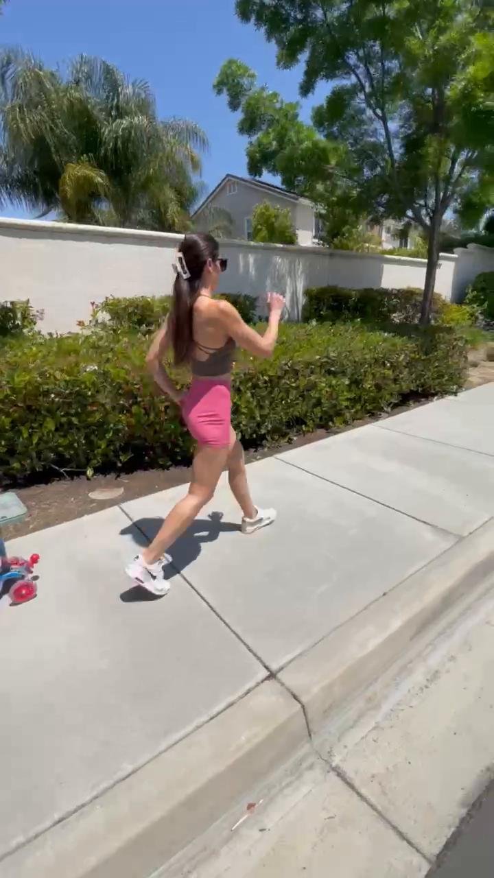 Day 5: HOT GIRL WALK - 30 mins