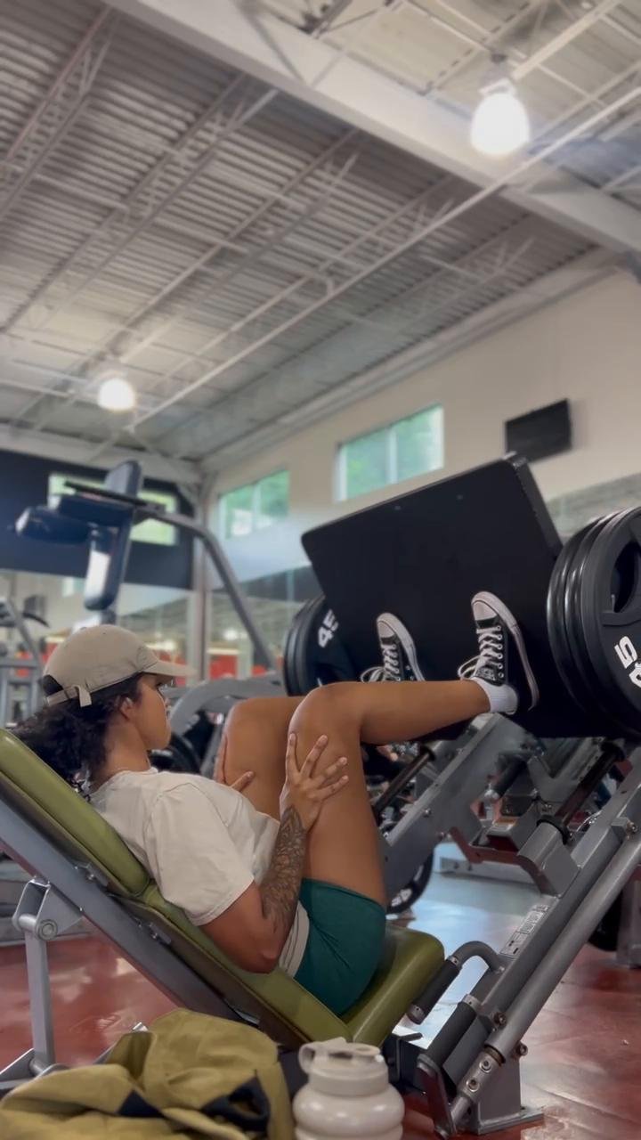 W1/D1: GYM Quads & Glutes