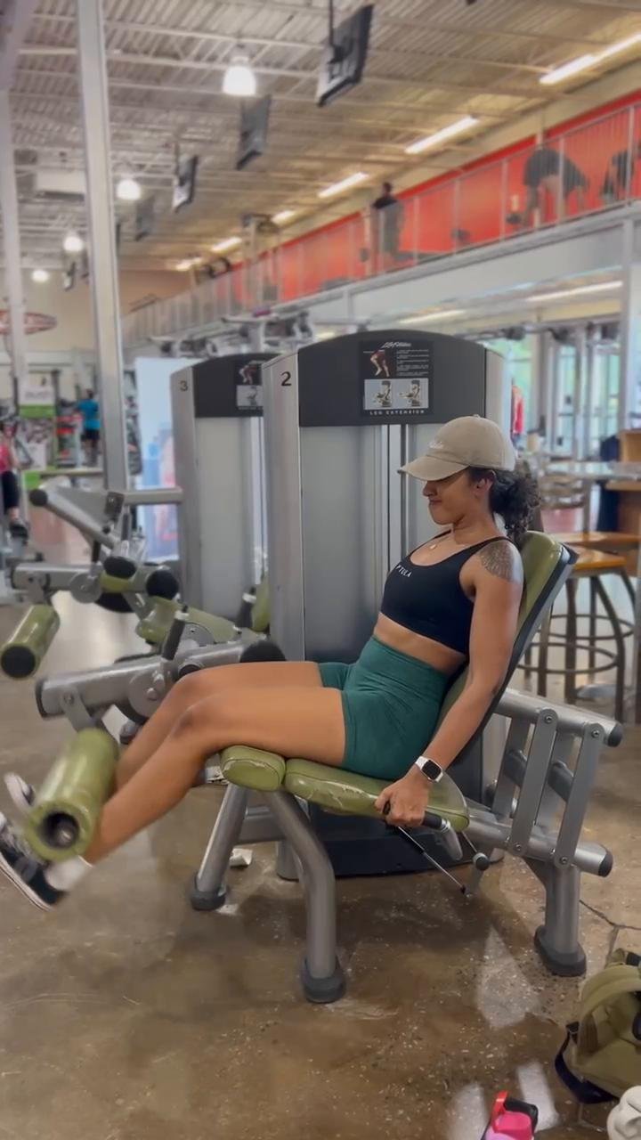 W1/D1: GYM Quads & Glutes