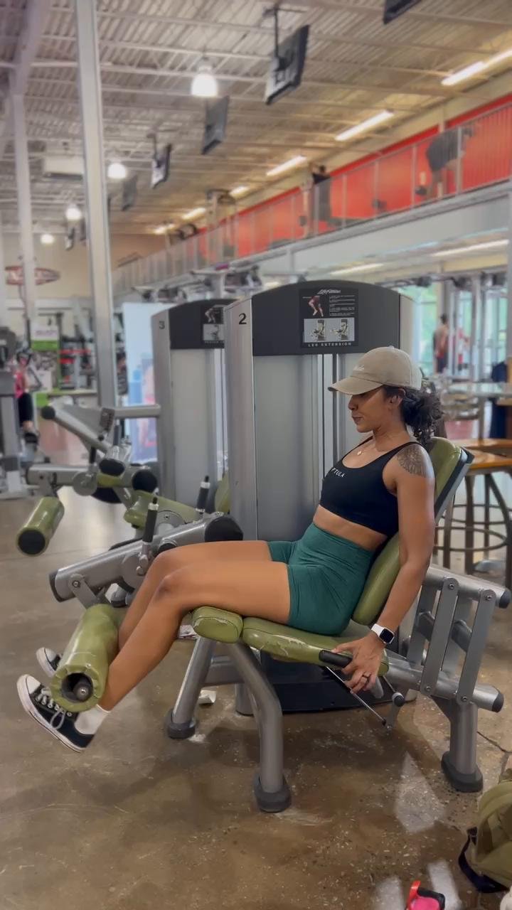 W1/D1: GYM Quads & Glutes