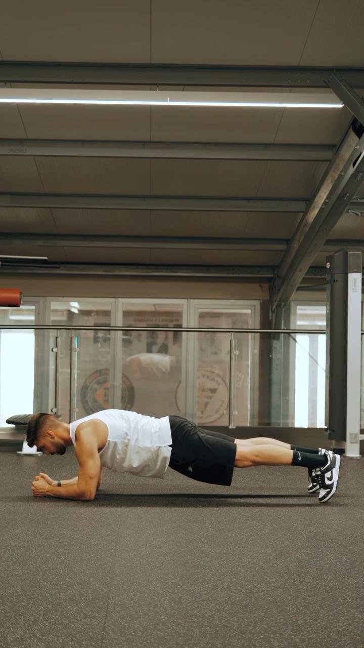 Day 2 - Chest, Triceps & Core