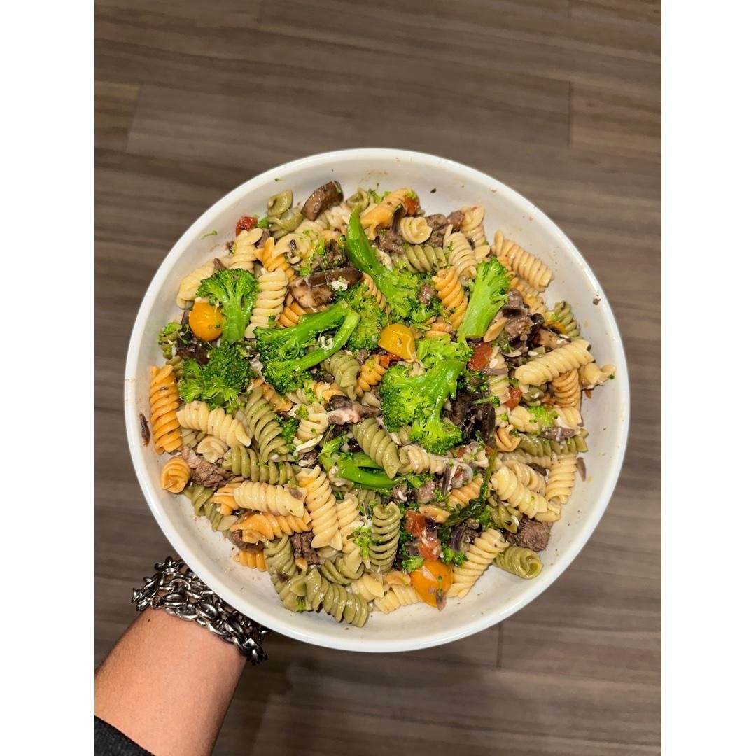 Savory Delights: Pasta with Beef, Broccoli and Mushrooms