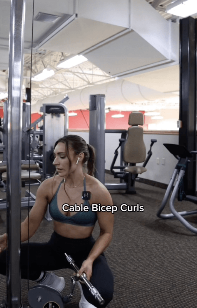 HOW TO: Cable Bicep Curl