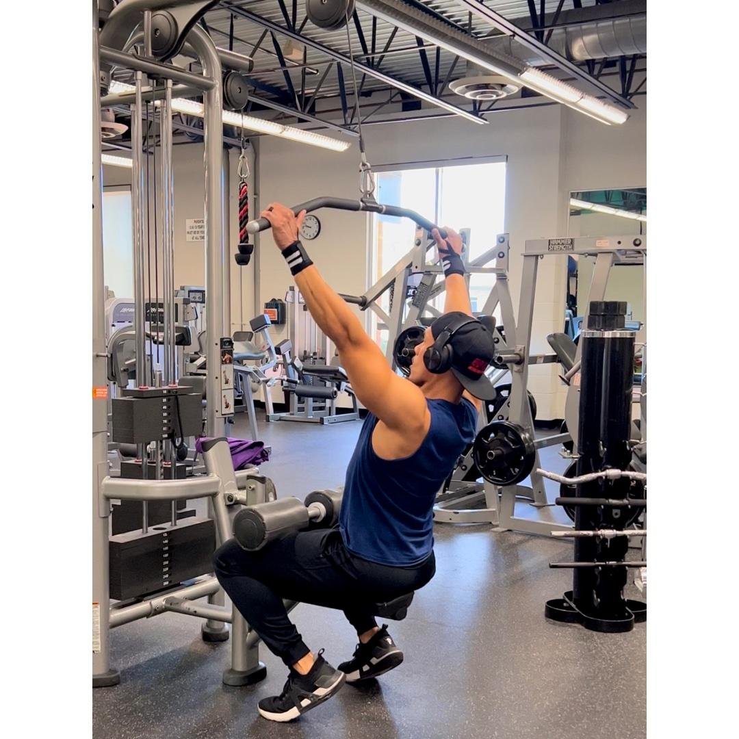 Wide grip lat pull-down