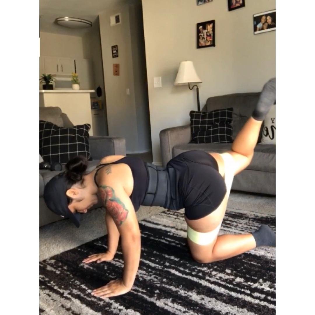 Hump day booty & abs