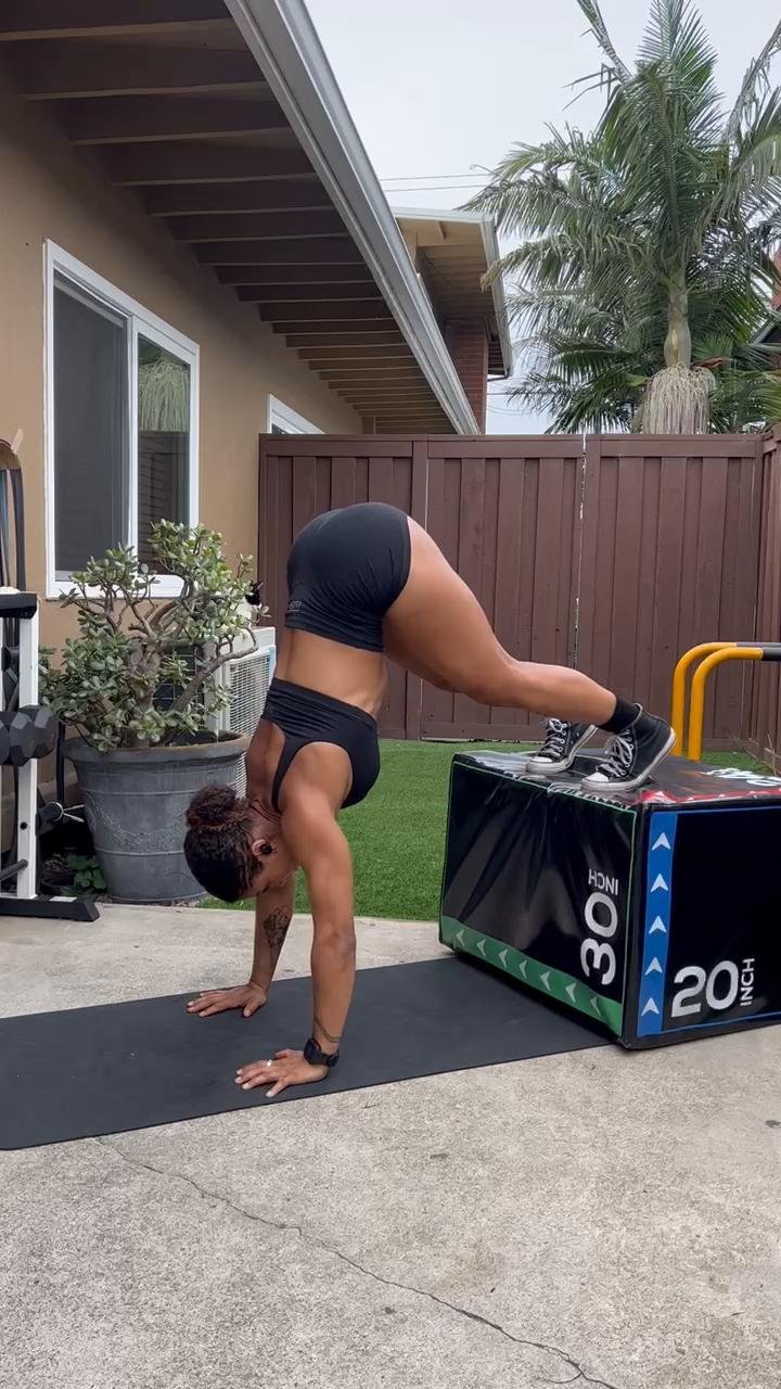 Upper Body PUMP 💪🏾 | Bodyweight + DB Combo