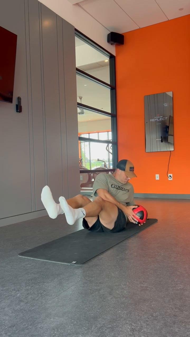 MED BALL CORE STRENGTH + MOBILITY