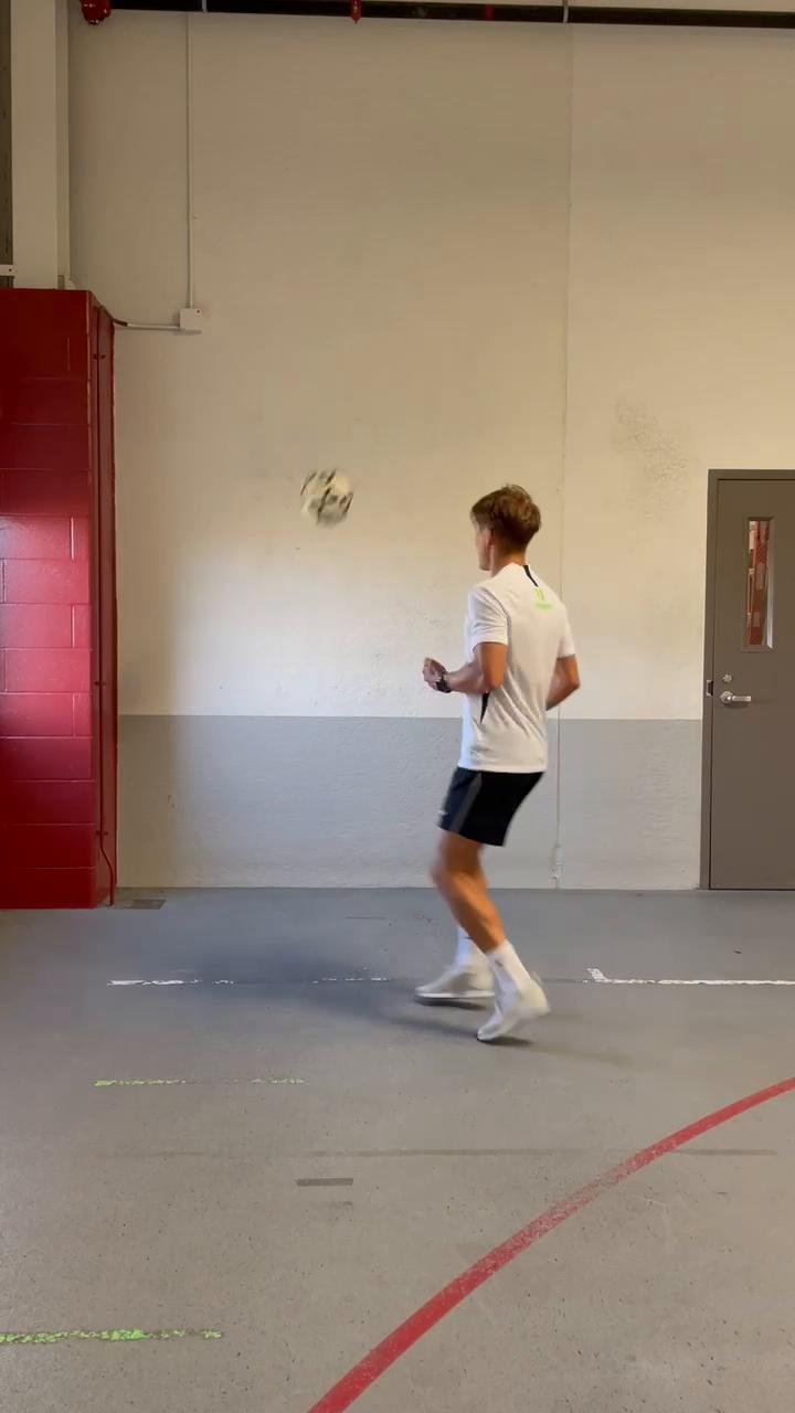 W 9 & 10 - Control the ball in the Air - 2024